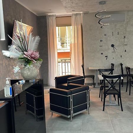 Hotel Poker Νάπολη Εξωτερικό φωτογραφία