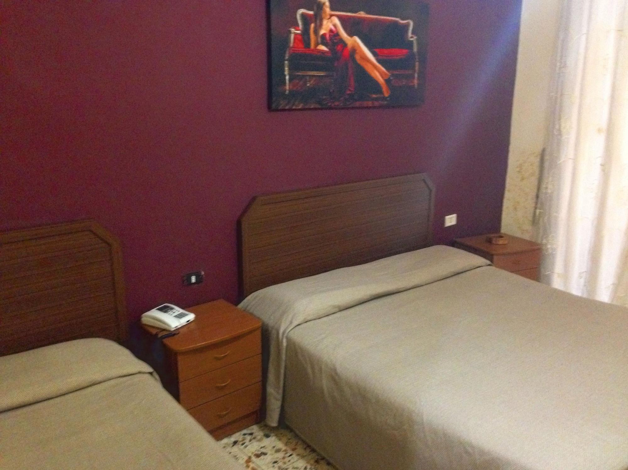 Hotel Poker Νάπολη Εξωτερικό φωτογραφία
