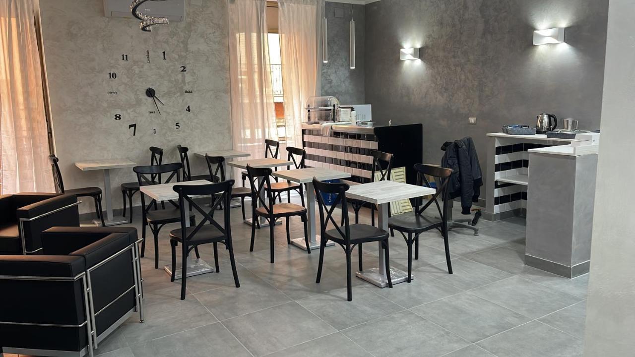 Hotel Poker Νάπολη Εξωτερικό φωτογραφία
