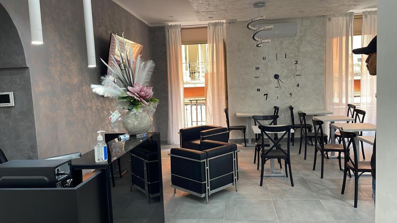 Hotel Poker Νάπολη Εξωτερικό φωτογραφία